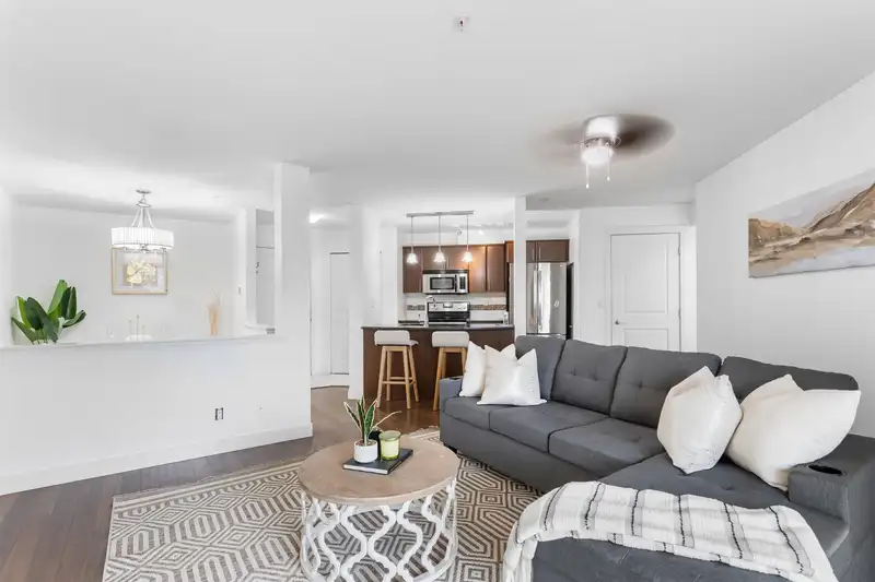 211 19340 65 AVENUE - photo 3 of 34