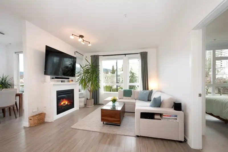 204 217 W 8TH STREET - photo 1 of 24