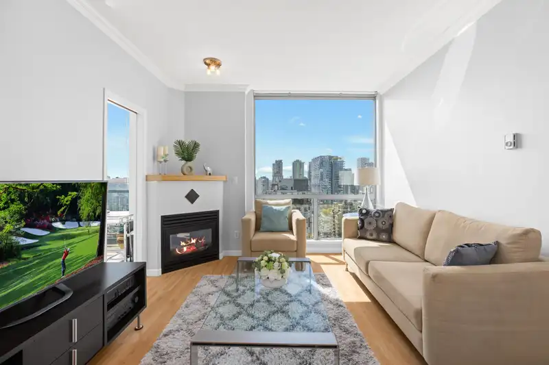2505 928 RICHARDS STREET - photo 1 of 40