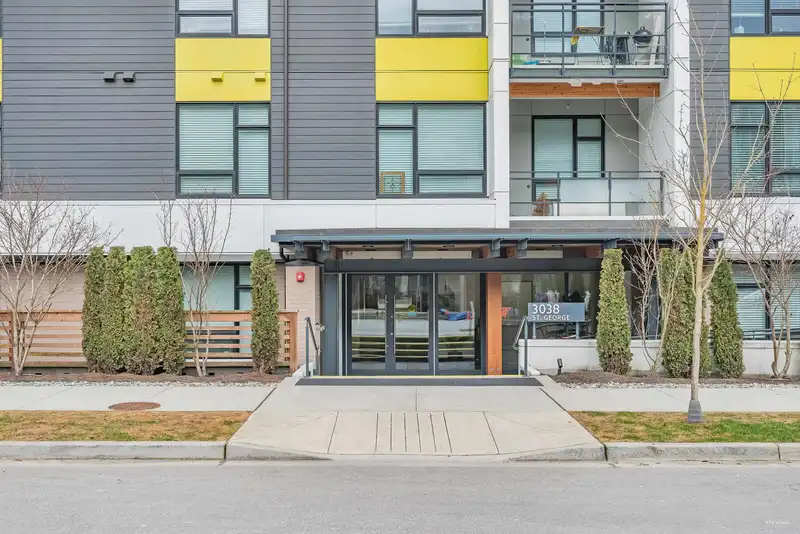 603 3038 ST GEORGE STREET - photo 2 of 27