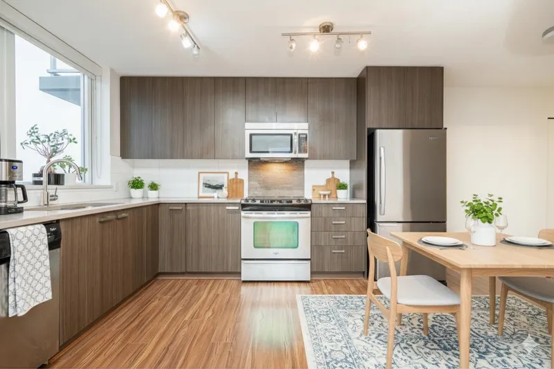 2709 13325 102A AVENUE - photo 3 of 25