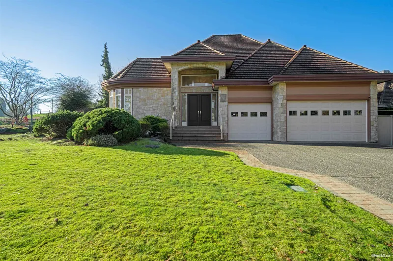 15783 COLLINGWOOD CRESCENT - photo 1 of 25