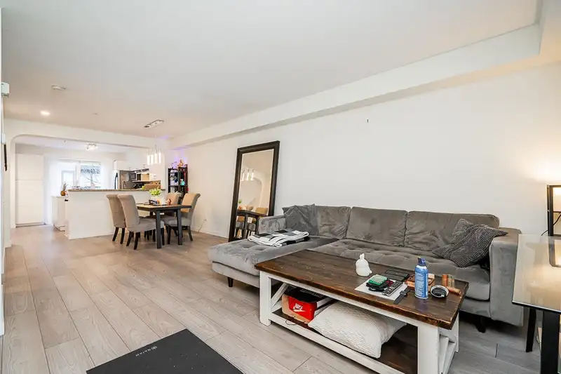 66 20176 68 AVENUE - photo 3 of 28