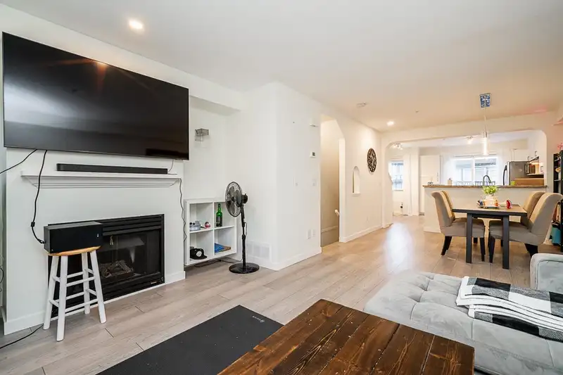 66 20176 68 AVENUE - photo 4 of 28