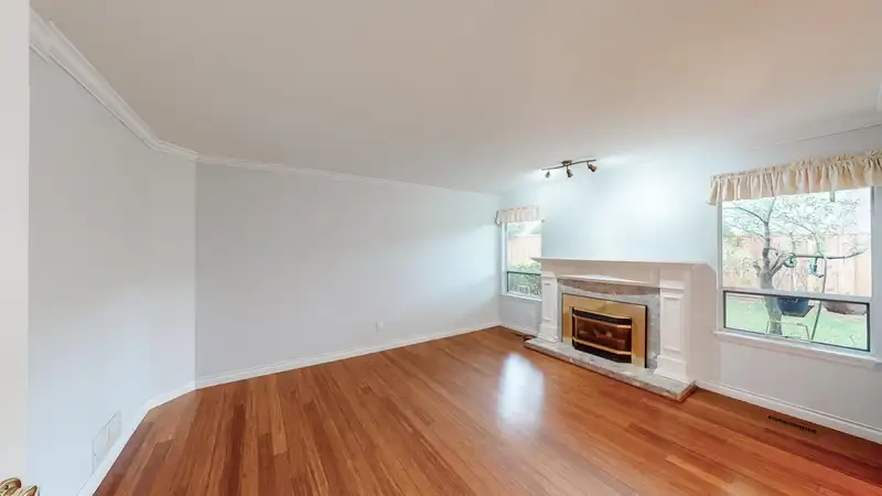 7 15137 24 AVENUE - photo 3 of 24