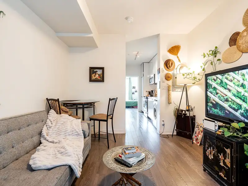 411 138 E HASTINGS STREET - photo 2 of 16