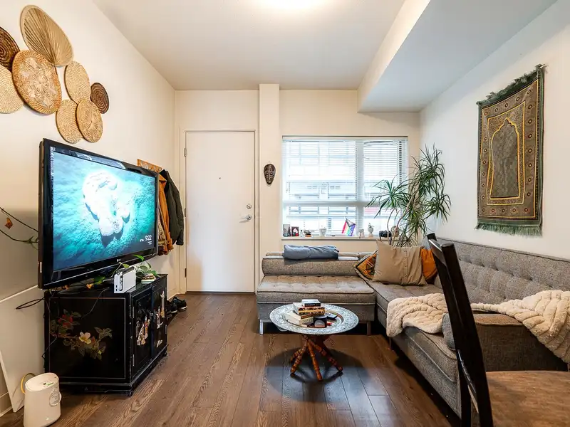 411 138 E HASTINGS STREET - photo 3 of 16