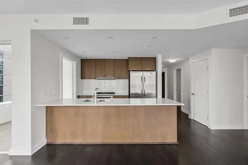 1503 1372 SEYMOUR STREET - photo 1 of 16