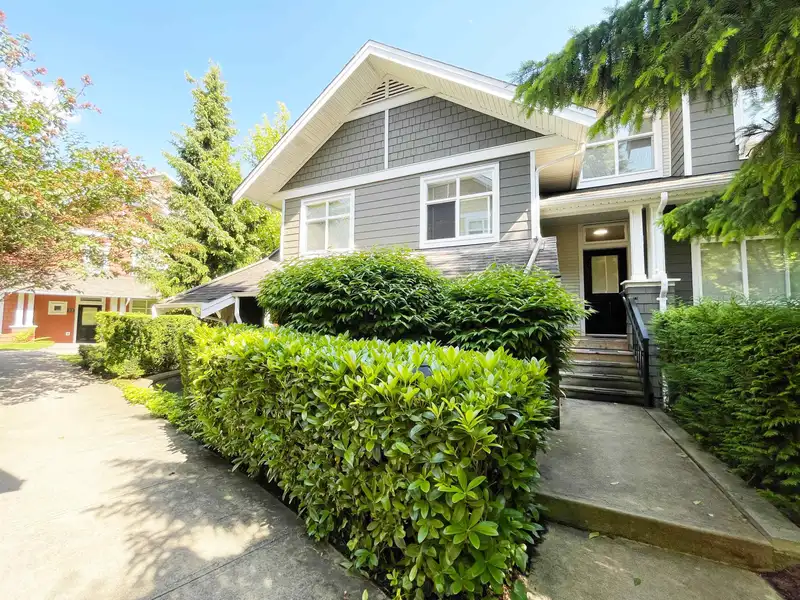 68 6878 SOUTHPOINT DRIVE - photo 1 of 40