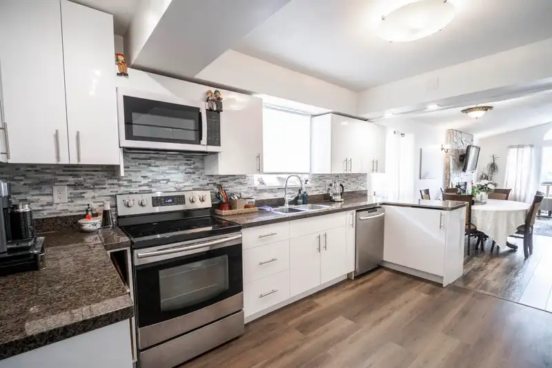1709 TATLOW AVENUE - photo 1 of 27