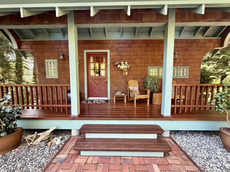 3205 BEACH AVENUE - photo 3 of 40