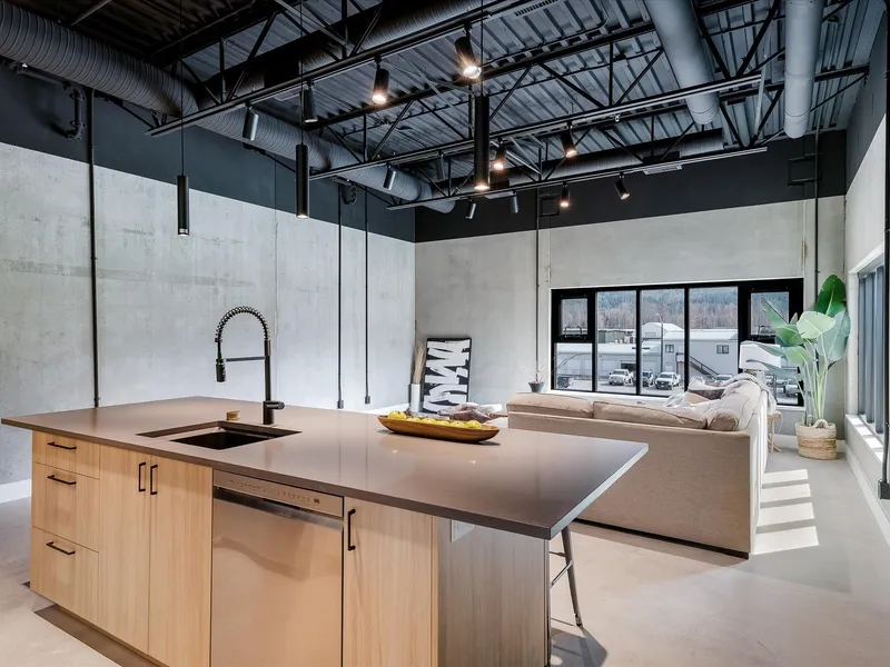 24 7342 INDUSTRIAL WAY - photo 2 of 25