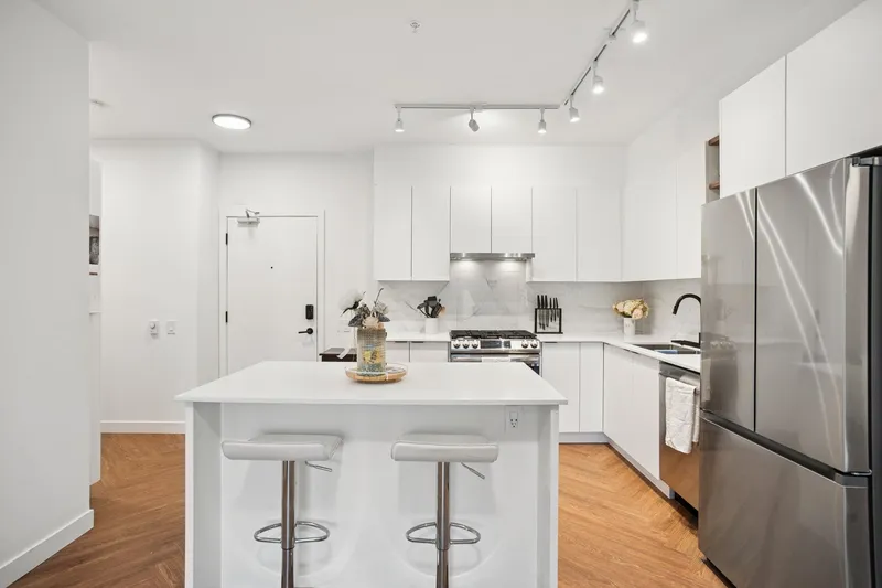 415 3229 ST JOHNS STREET - photo 3 of 25