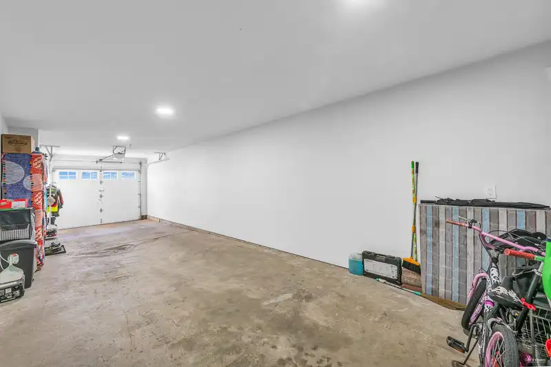 8 7156 144 STREET - photo 3 of 32