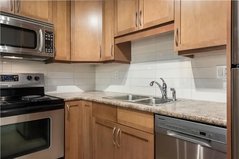 401 2920 ASH STREET - photo 3 of 21