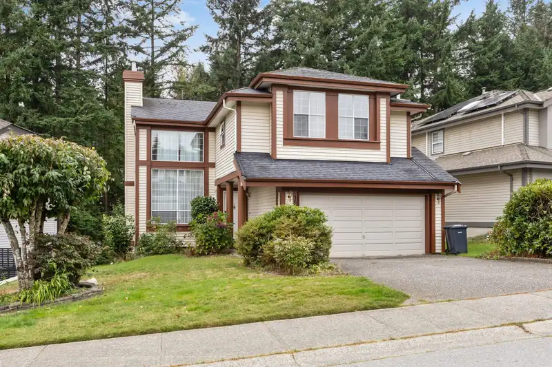 1552 TANGLEWOOD LANE - photo 1 of 30
