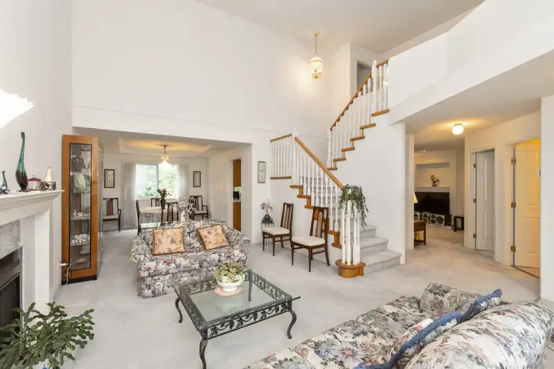 1552 TANGLEWOOD LANE - photo 4 of 30