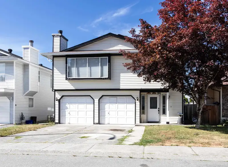 22419 125 AVENUE - photo 2 of 20