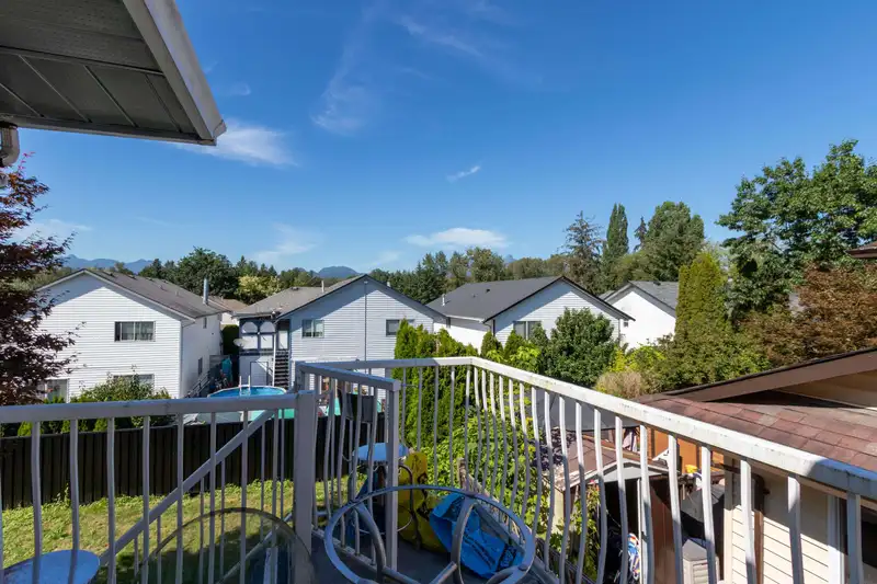 22419 125 AVENUE - photo 4 of 20