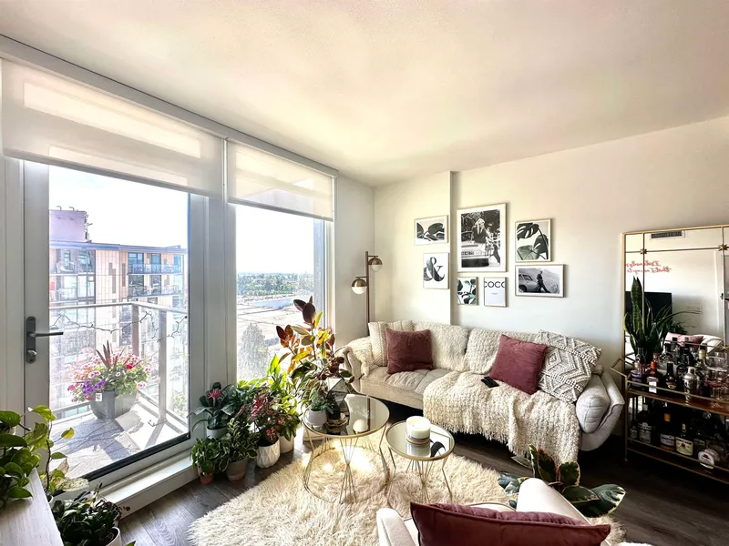 1308 8188 FRASER STREET - photo 4 of 20