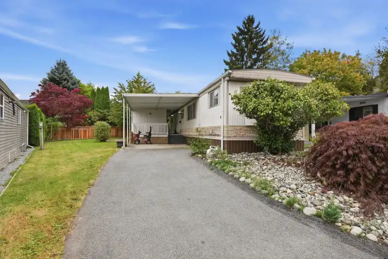 84 1840 160 AVENUE - photo 1 of 40
