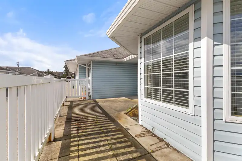 8 1450 MCCALLUM ROAD - photo 3 of 40