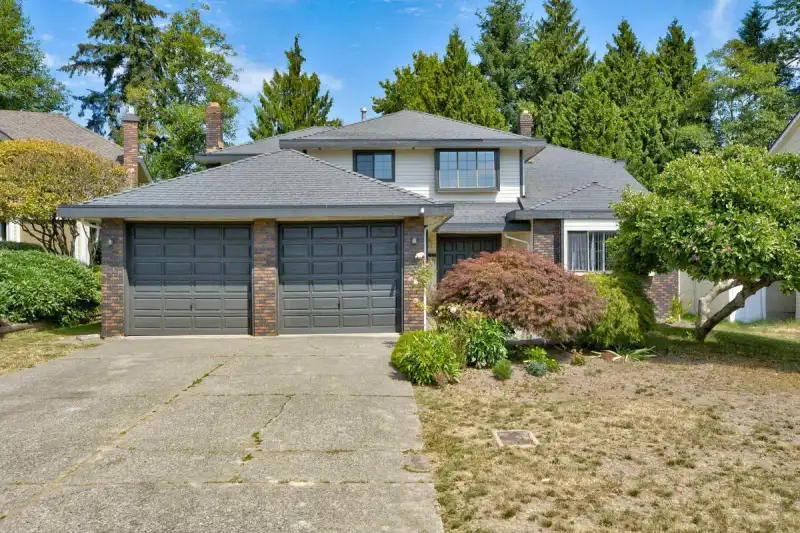 16327 NORTHGLEN CLOSE - photo 1 of 40