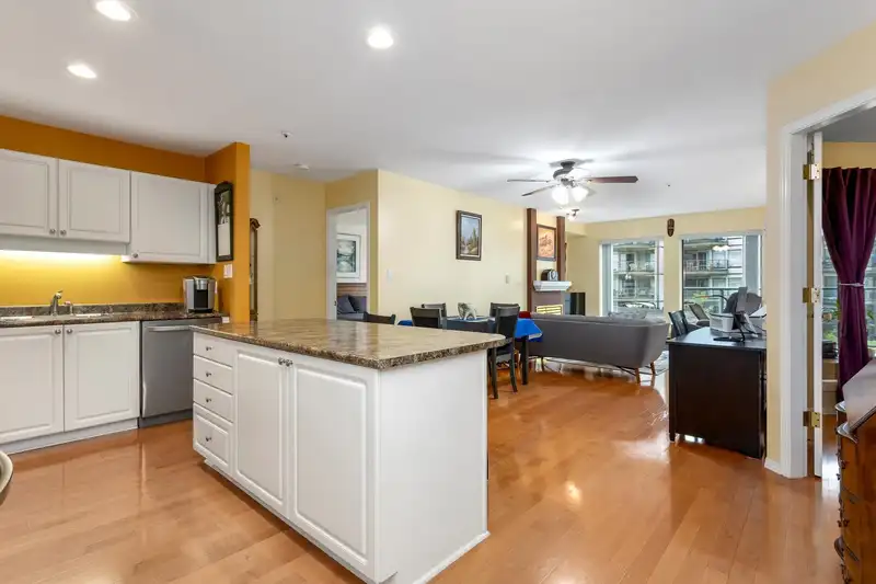 209 2968 BURLINGTON DRIVE - photo 3 of 35
