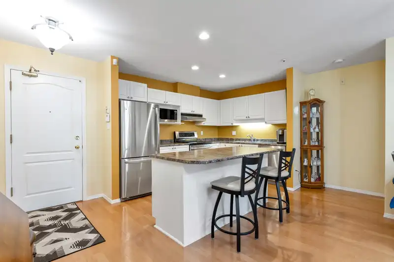 209 2968 BURLINGTON DRIVE - photo 4 of 35
