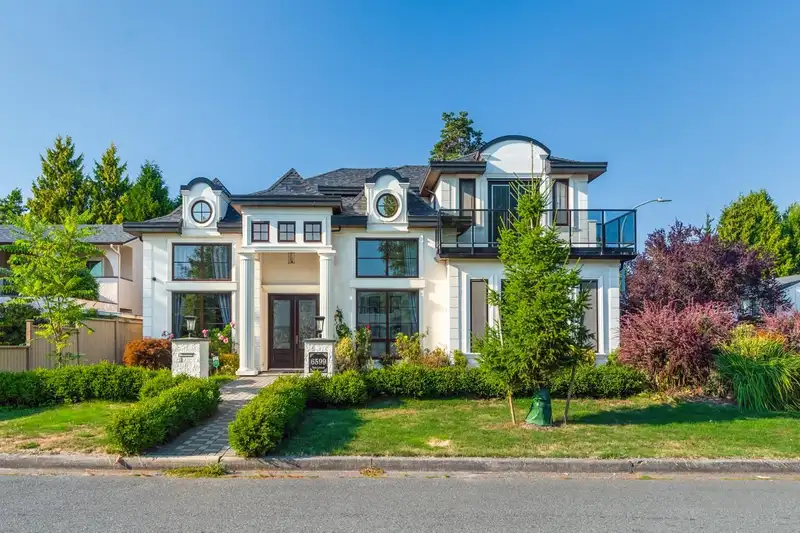 6599 YEATS CRESCENT - photo 1 of 30