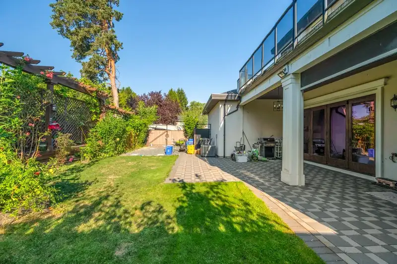 6599 YEATS CRESCENT - photo 3 of 30