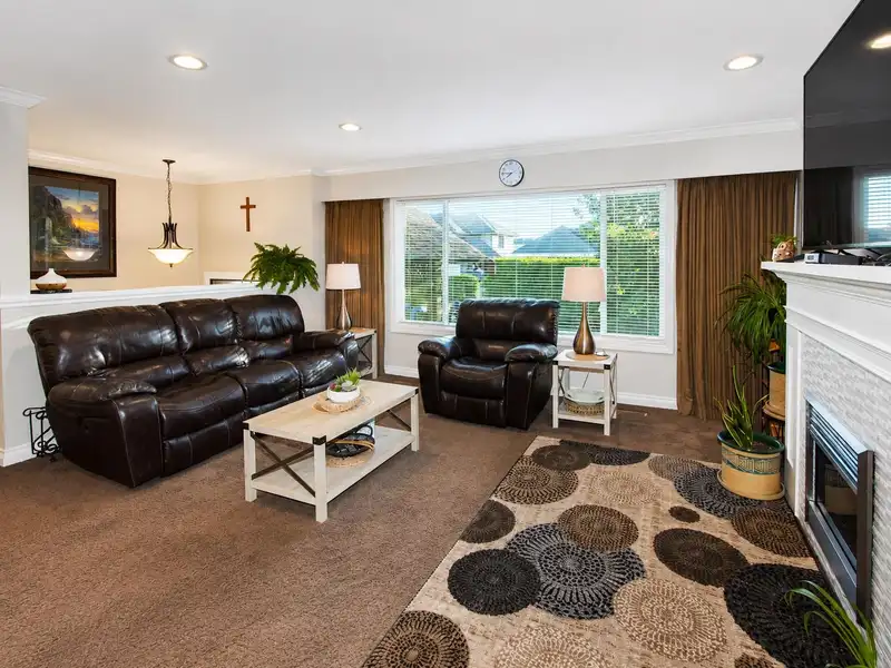 6780 SCHOOL LANE - photo 4 of 37