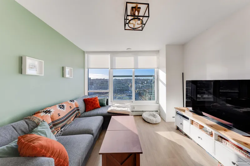 1507 1788 COLUMBIA STREET - photo 2 of 23