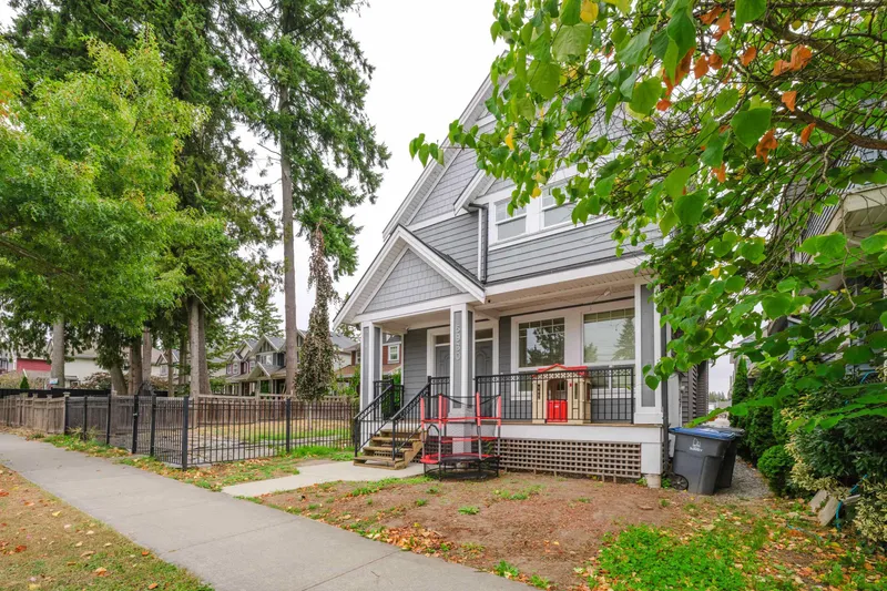 5930 128 STREET - photo 3 of 25