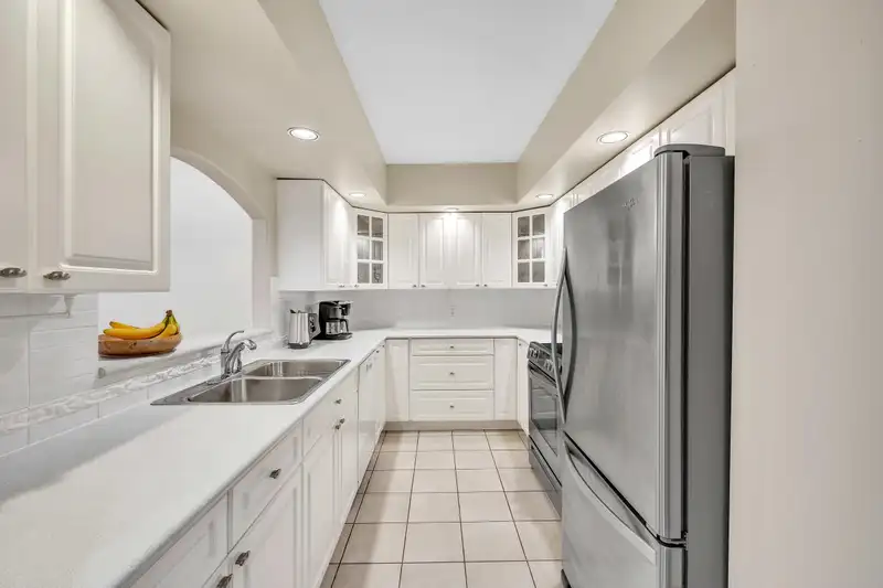 102 1145 E 29TH STREET - photo 4 of 27