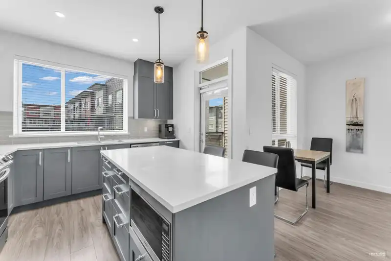 13 18887 72A AVENUE - photo 3 of 36