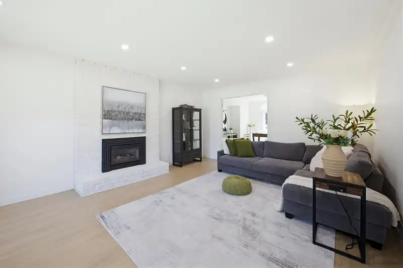 20418 90A AVENUE - photo 4 of 37