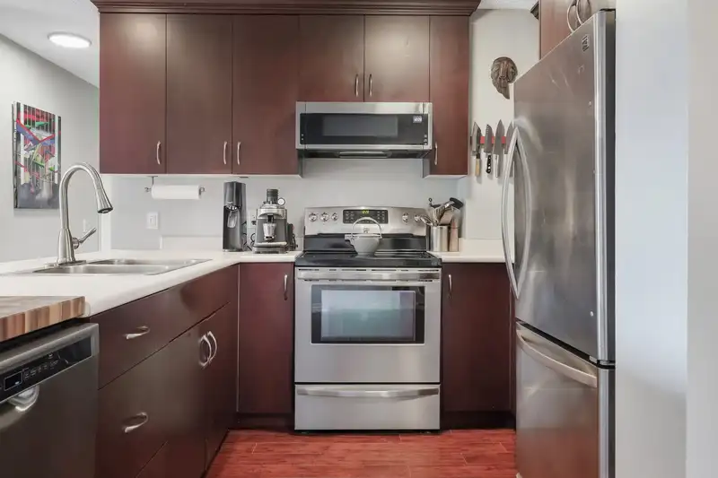 331 204 WESTHILL PLACE - photo 4 of 30