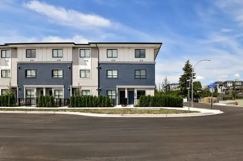 20 33525 KINGSTON AVENUE - photo 1 of 38
