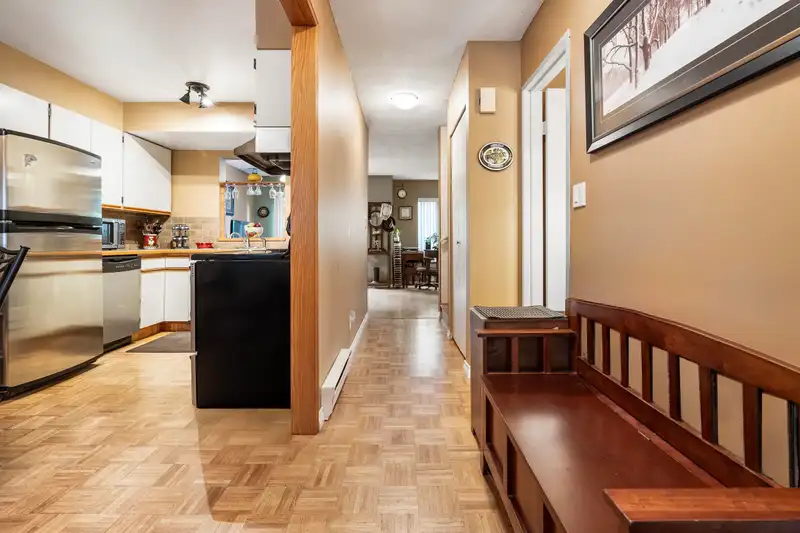 139 13880 74 AVENUE - photo 3 of 34