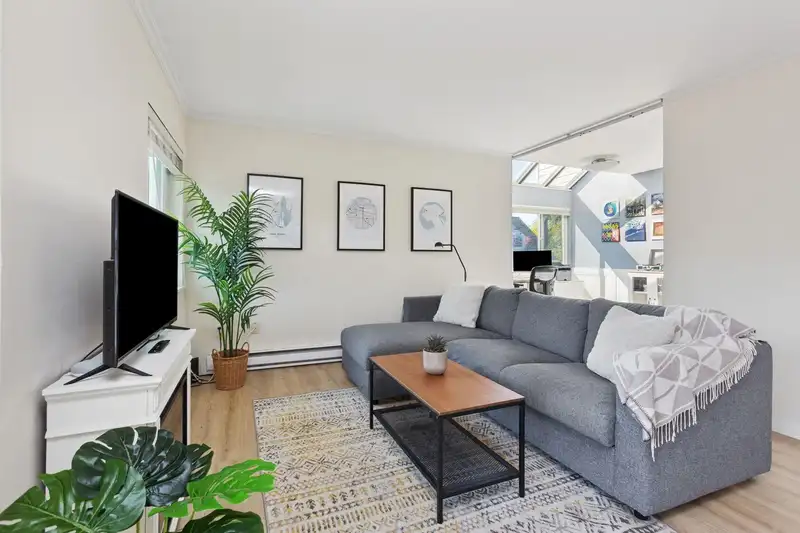 302 550 E 7TH AVENUE - photo 1 of 33