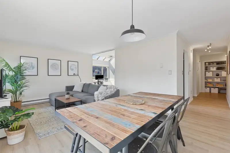 302 550 E 7TH AVENUE - photo 4 of 33