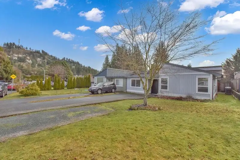 2734 SANDON DRIVE - photo 1 of 40