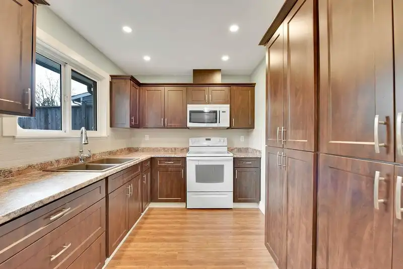 2734 SANDON DRIVE - photo 3 of 40