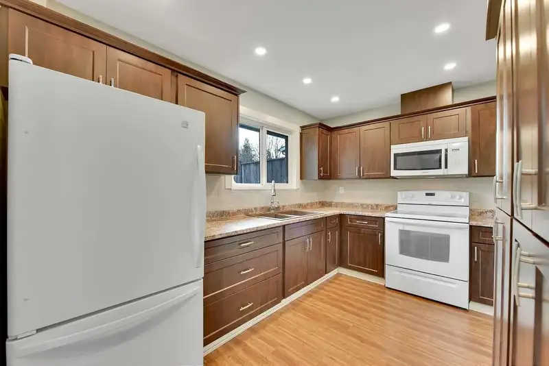 2734 SANDON DRIVE - photo 4 of 40