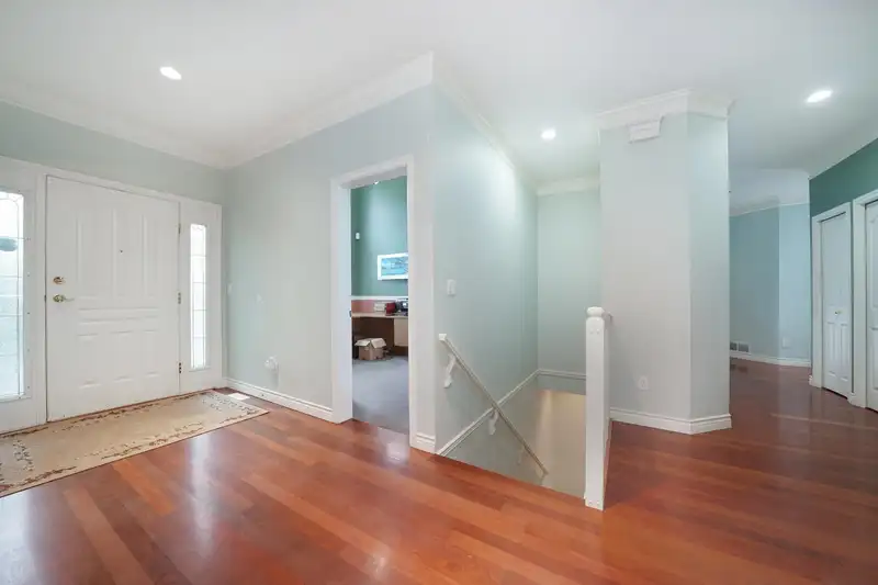 18045 99A AVENUE - photo 3 of 39