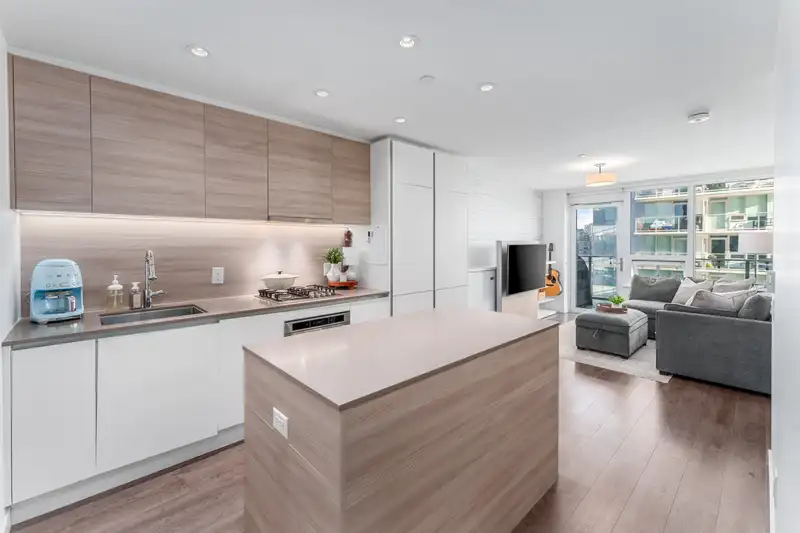 2605 988 QUAYSIDE DRIVE - photo 1 of 35