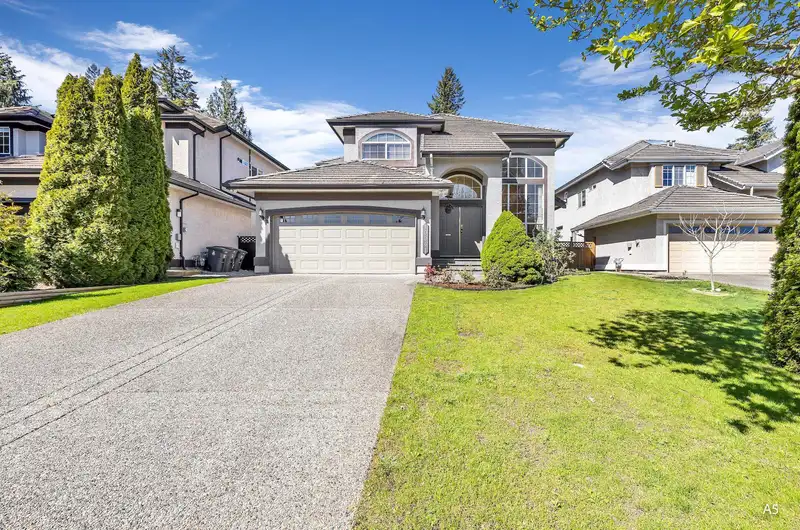 10941 164A STREET - photo 2 of 40