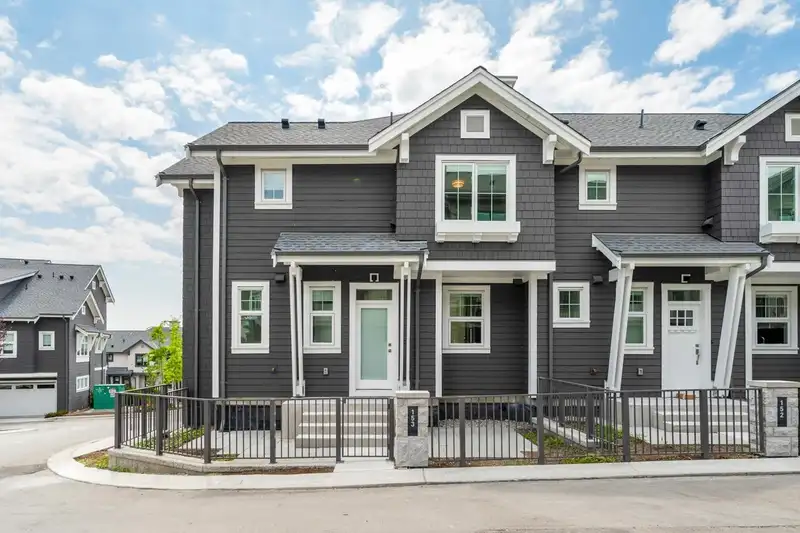 153 1310 MITCHELL STREET - photo 2 of 34