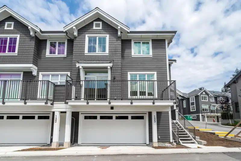 153 1310 MITCHELL STREET - photo 4 of 34